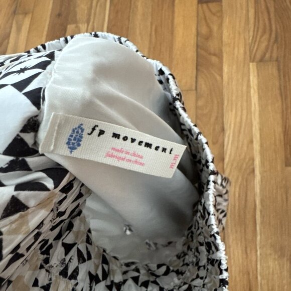 Free People Movement Women's Shorts Women's High Rise Training Size M - Picture 4 of 6